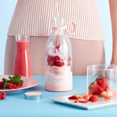 Mini Electric Fruit Juicer & Smoothie Blender Compact Multifunctional