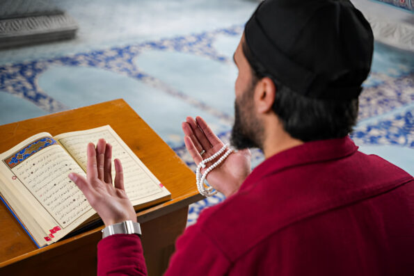 Avoid Sins Effectively Using Nafal Rakats 2 Muslim young man reading Quran praying in masjid