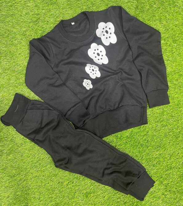 Girl's Fleece Printed Tracksuit – Cozy 2-Piece Winter Sweatshirt & Trouser Set 2 Girl's Fleece Printed Tracksuit – Cozy 2-Piece Winter Sweatshirt & Trouser Set - Image 2